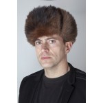 Il cappello di pelliccia russo con parorecchie, detto Ushanka